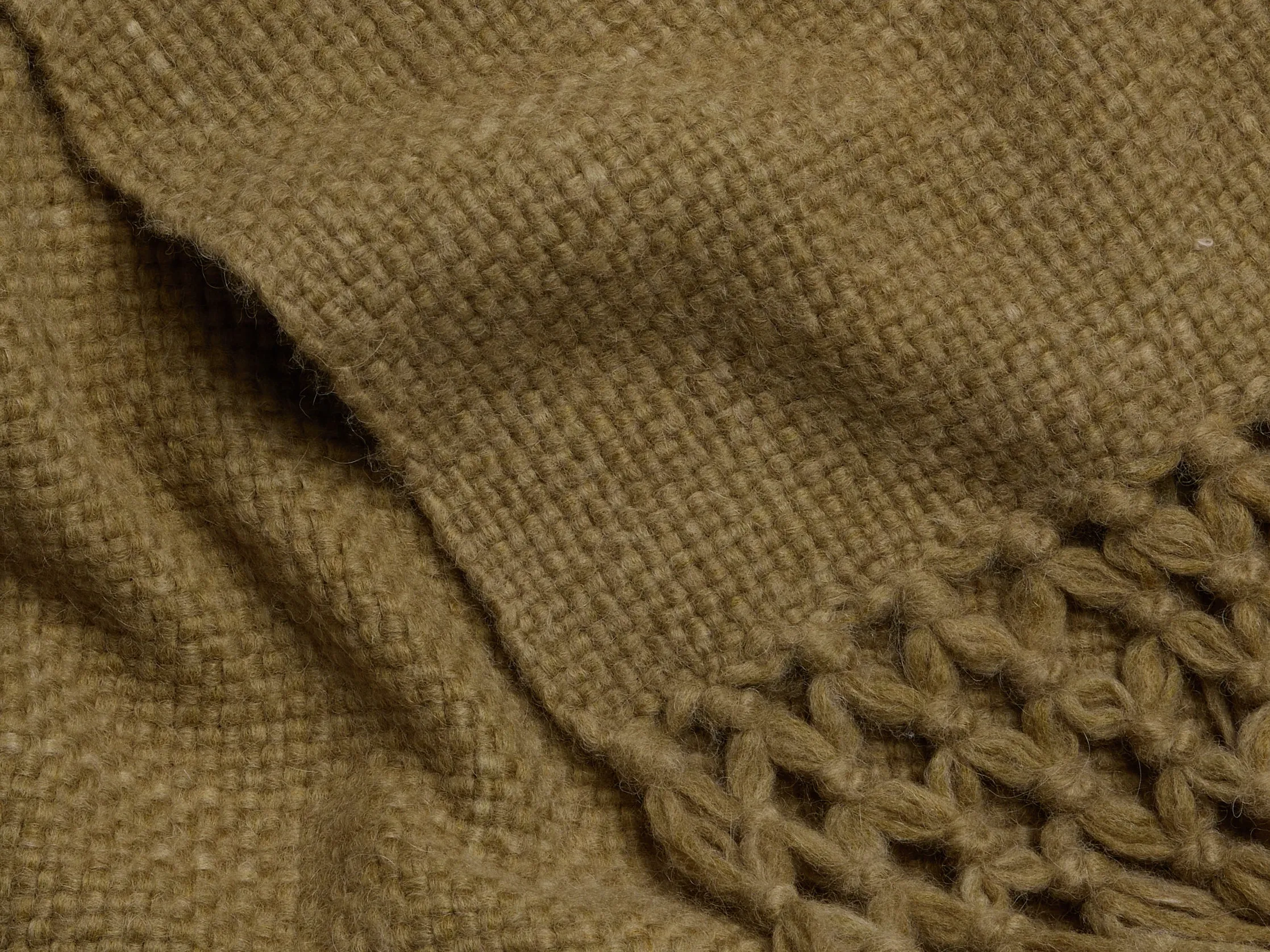 Cozy Alpaca Throw (Kelp)